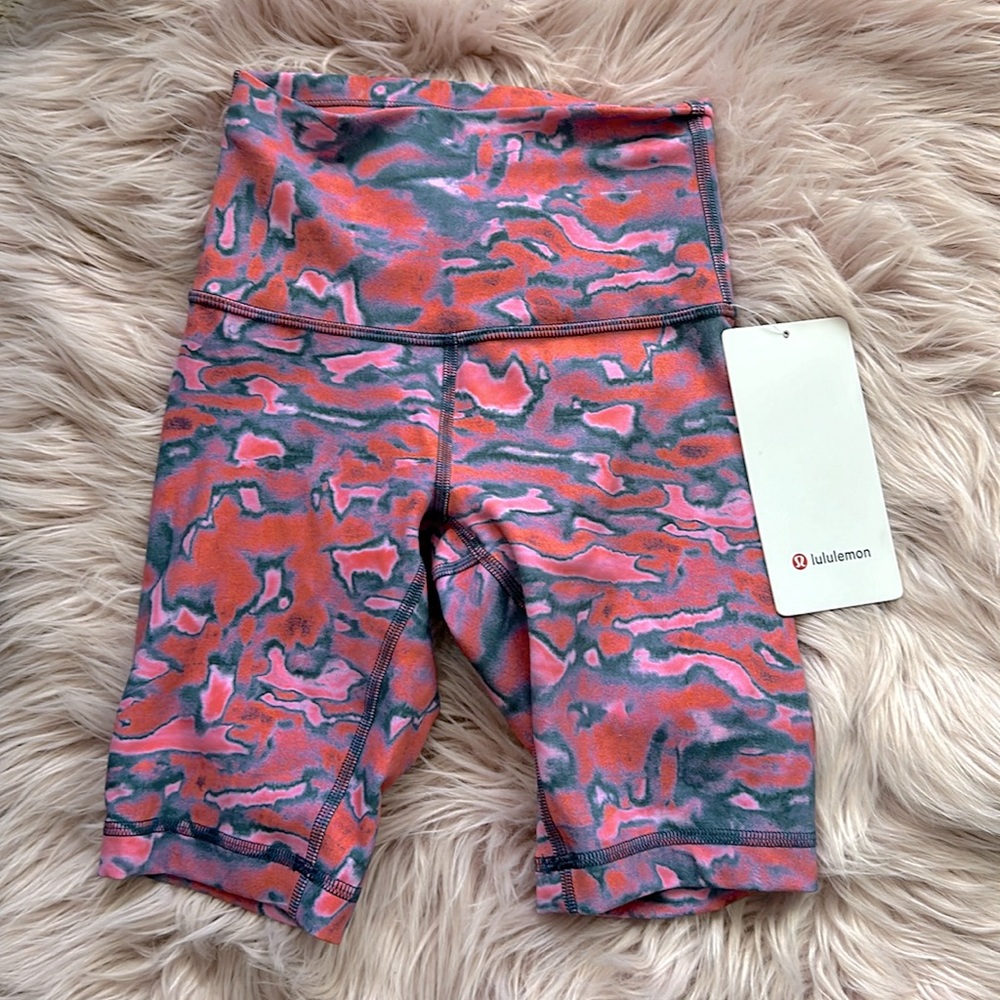 Lululemon wunder train shorts, brand new
